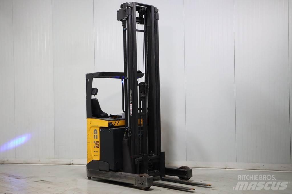 Atlet UMS200D Reachtruck voor hoog niveau