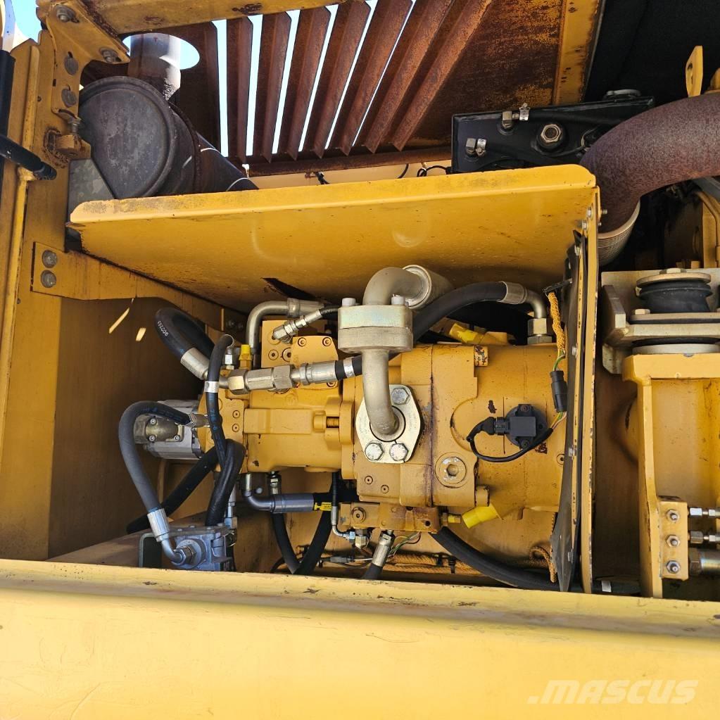 CAT 322 C Wielgraafmachines