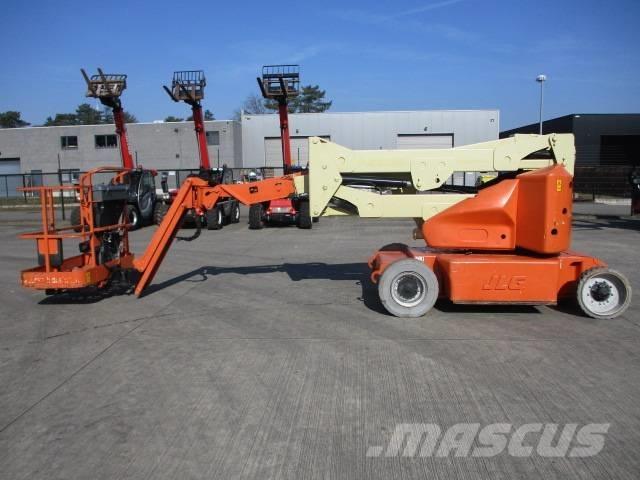 JLG E 400 AJPN (817) Zelfrijdende knikarm hoogwerker