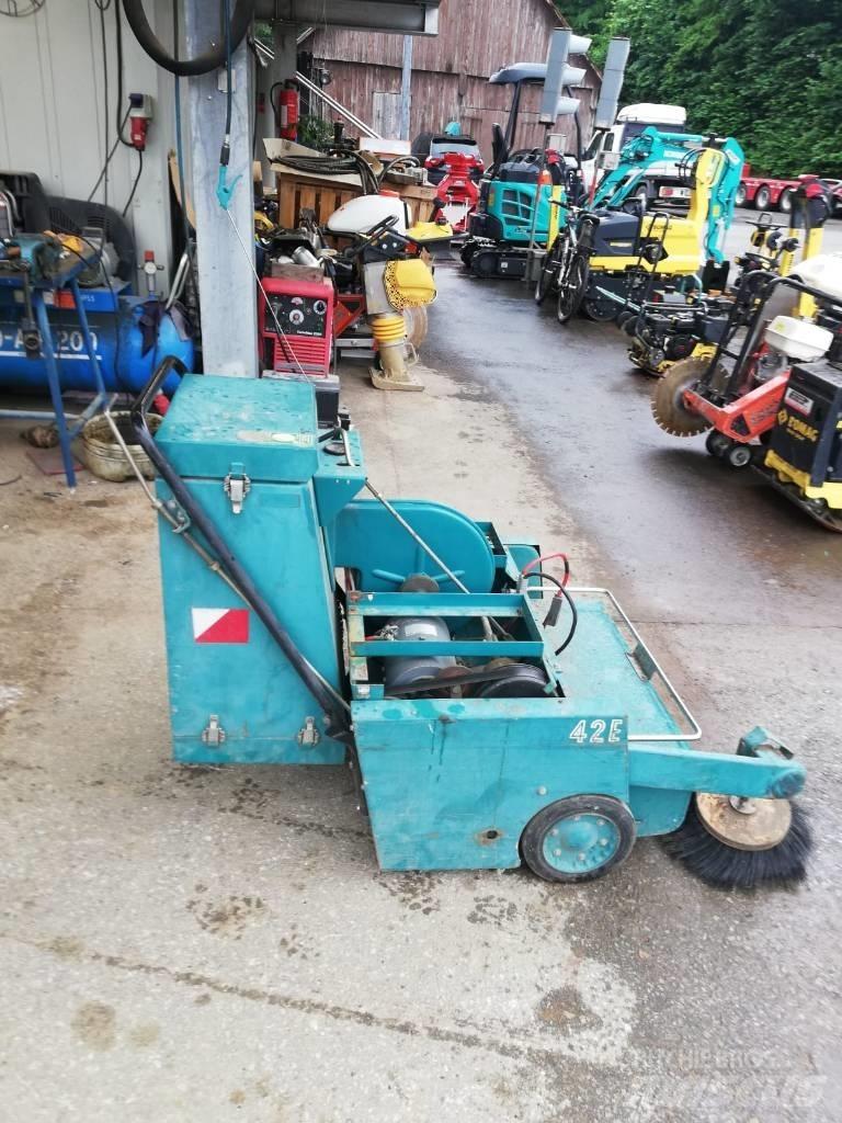 Tennant E42 Veegmachines