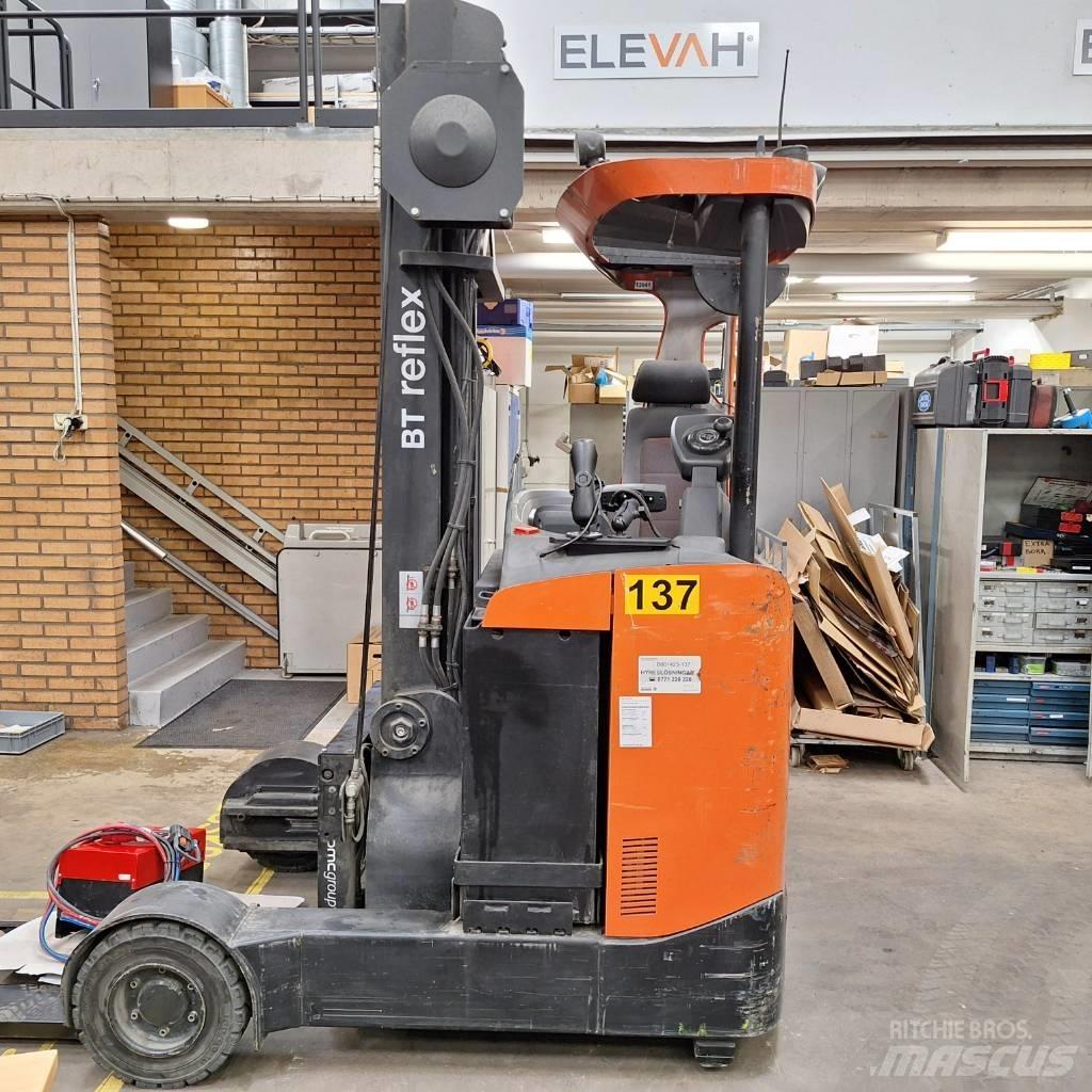 Toyota RRE160R Reachtruck voor hoog niveau