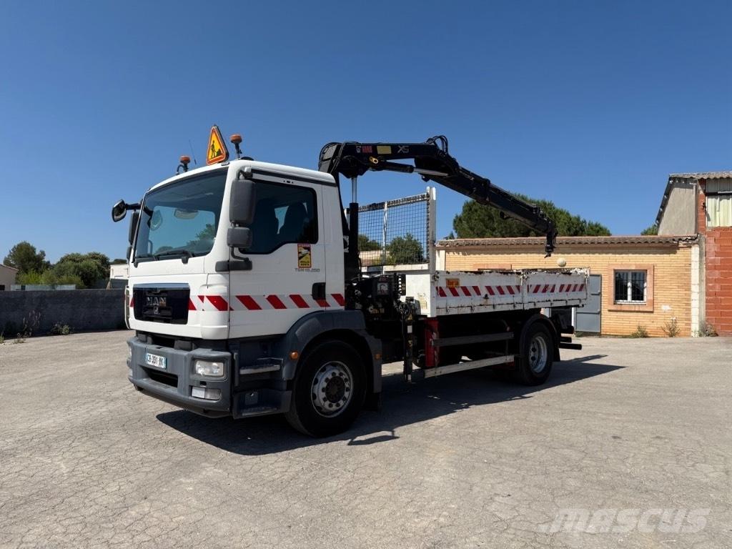 MAN TGM 18.250 Vlakke laadvloer met kraan