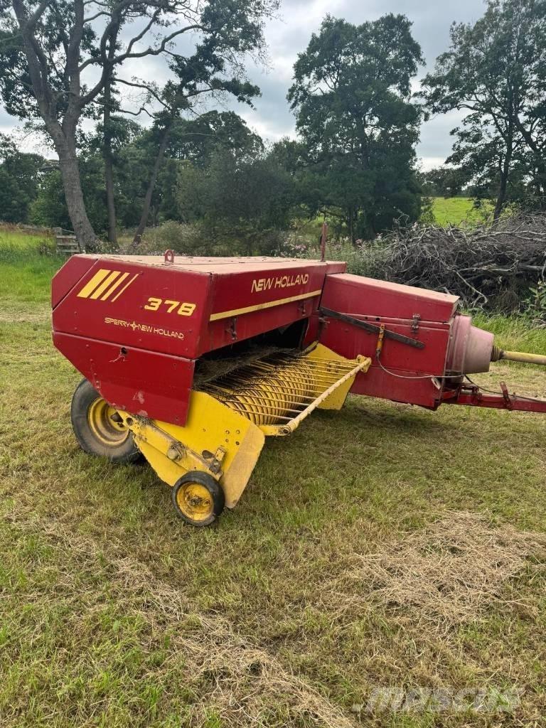 New Holland 378 Vierkante balenpers