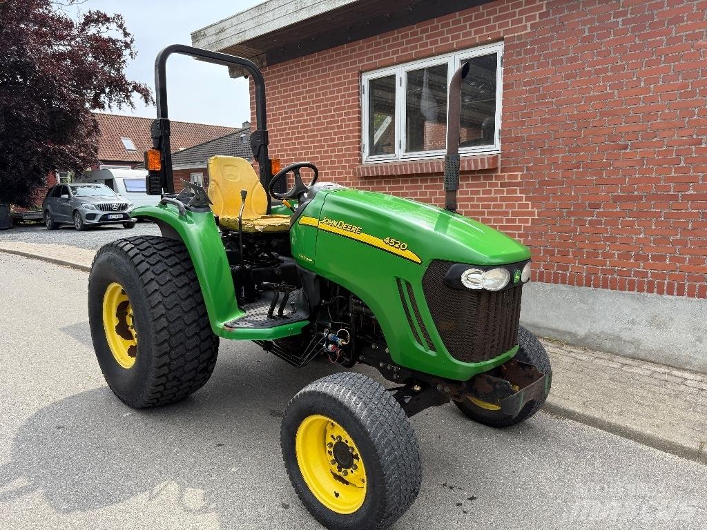 John Deere 4520 Compacttrekkers