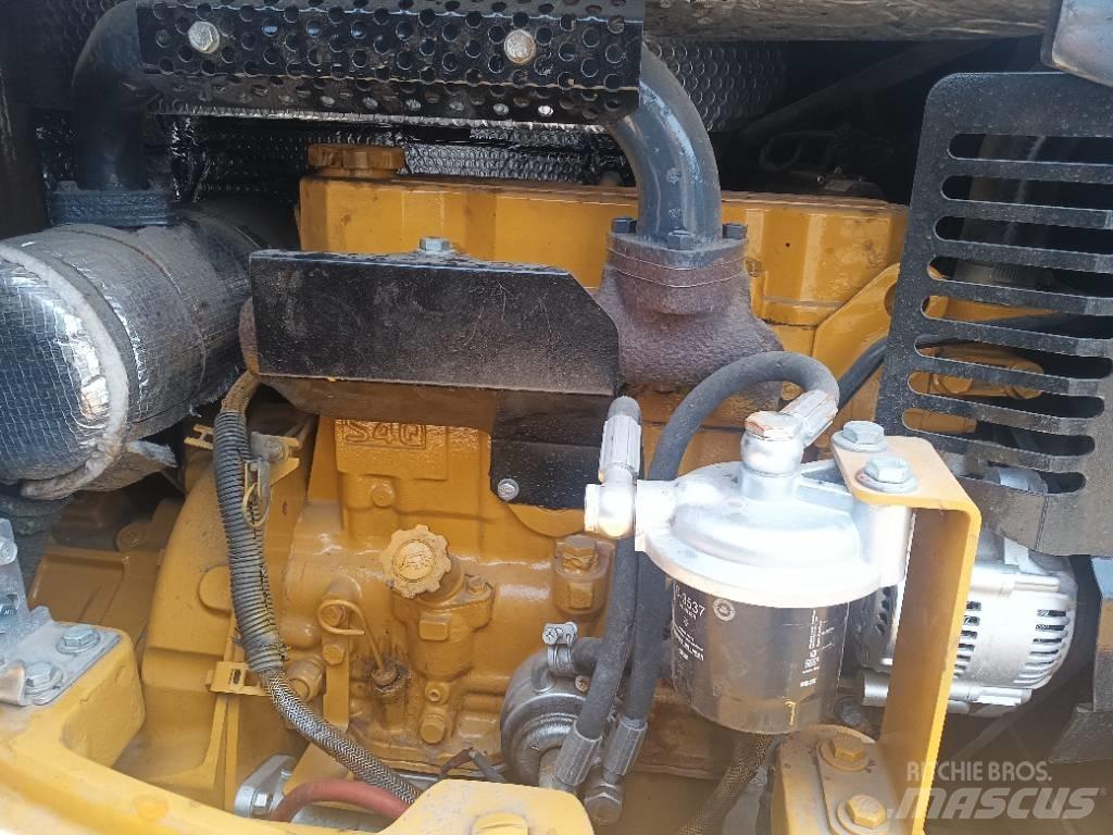CAT 304 C Rupsgraafmachines