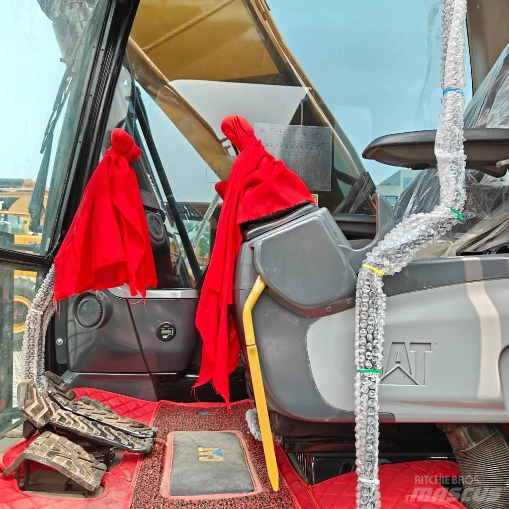 CAT 323D Rupsgraafmachines