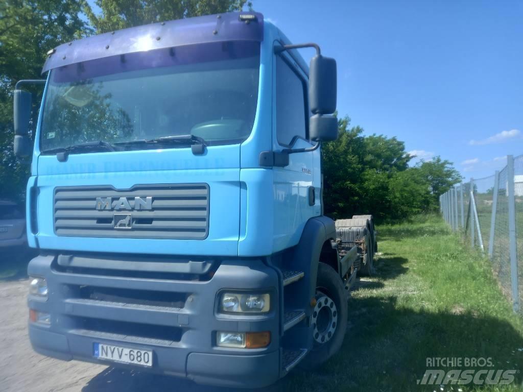 MAN 26.363 FNLC Chassis met cabine