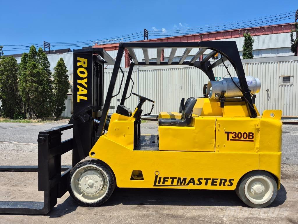 Royal T300B Vorkheftruck voor zwaar terrein