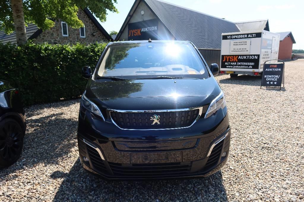 Peugeot E-Traveller Auto's
