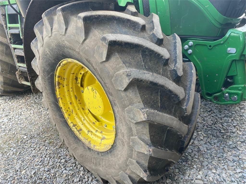 John Deere 6250R Tractoren