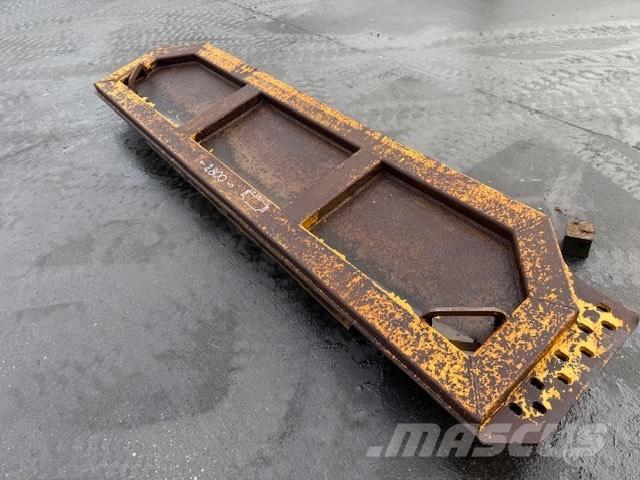 CAT TAILGATE Knik dumptrucks