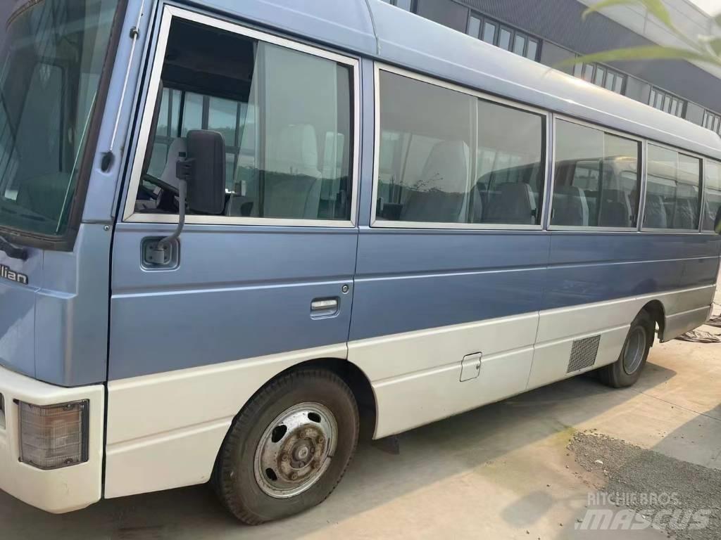 Nissan Civilian Intercitybussen