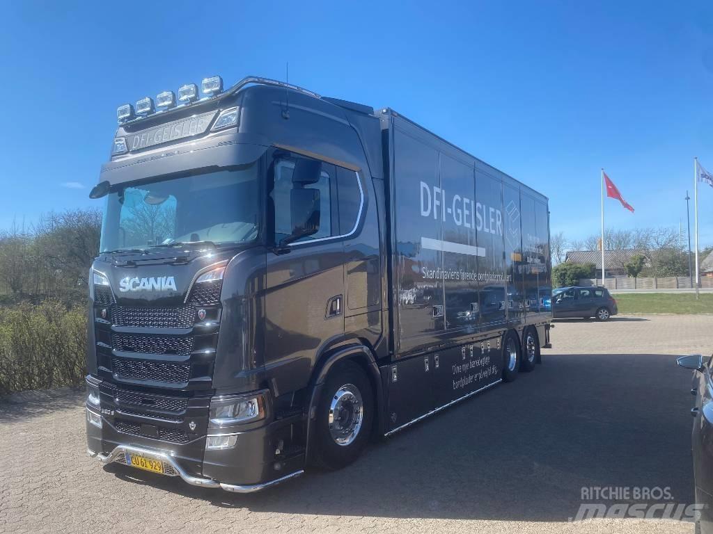 Scania S 520 Bakwagens met gesloten opbouw