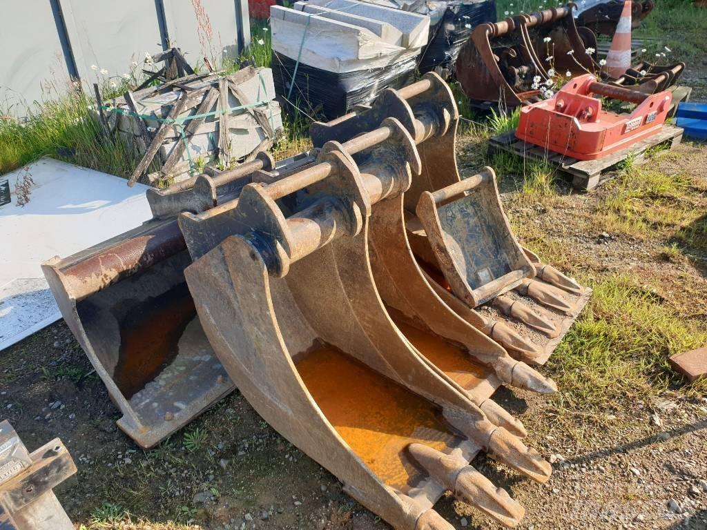 Komatsu PW118MR-11 Wielgraafmachines