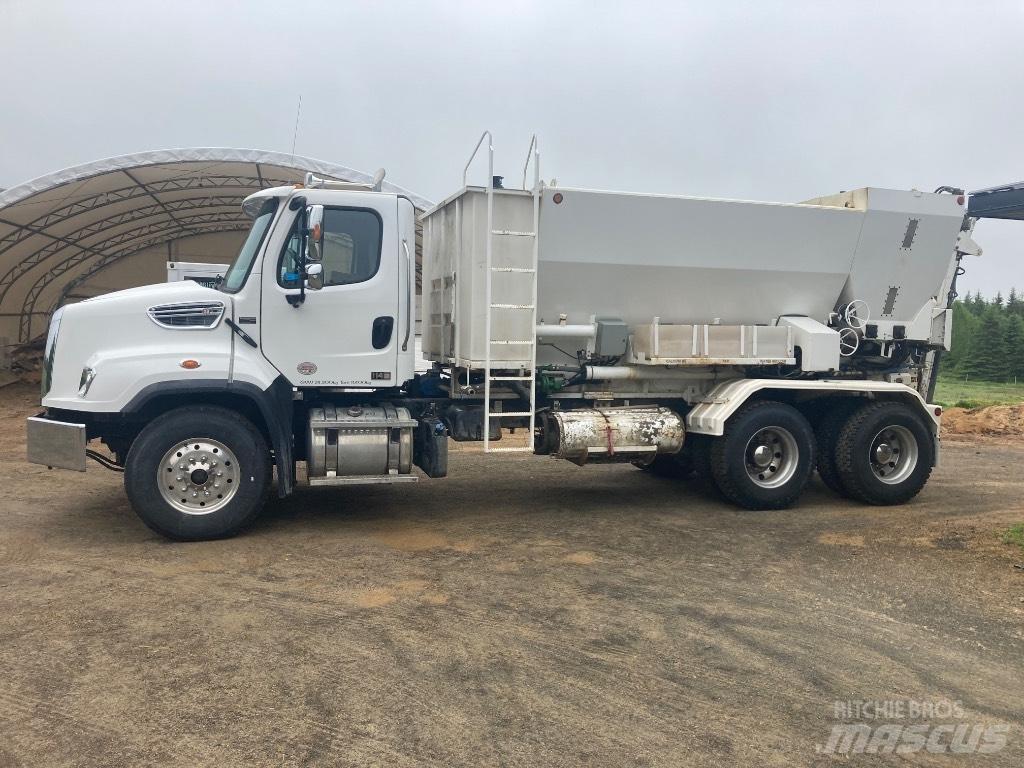 Freightliner SD 114 Betonmixers en pompen