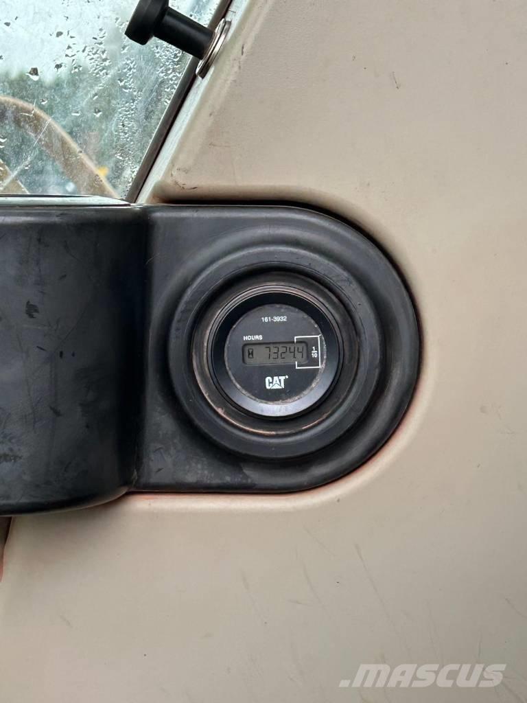 CAT 325 C LN Rupsgraafmachines