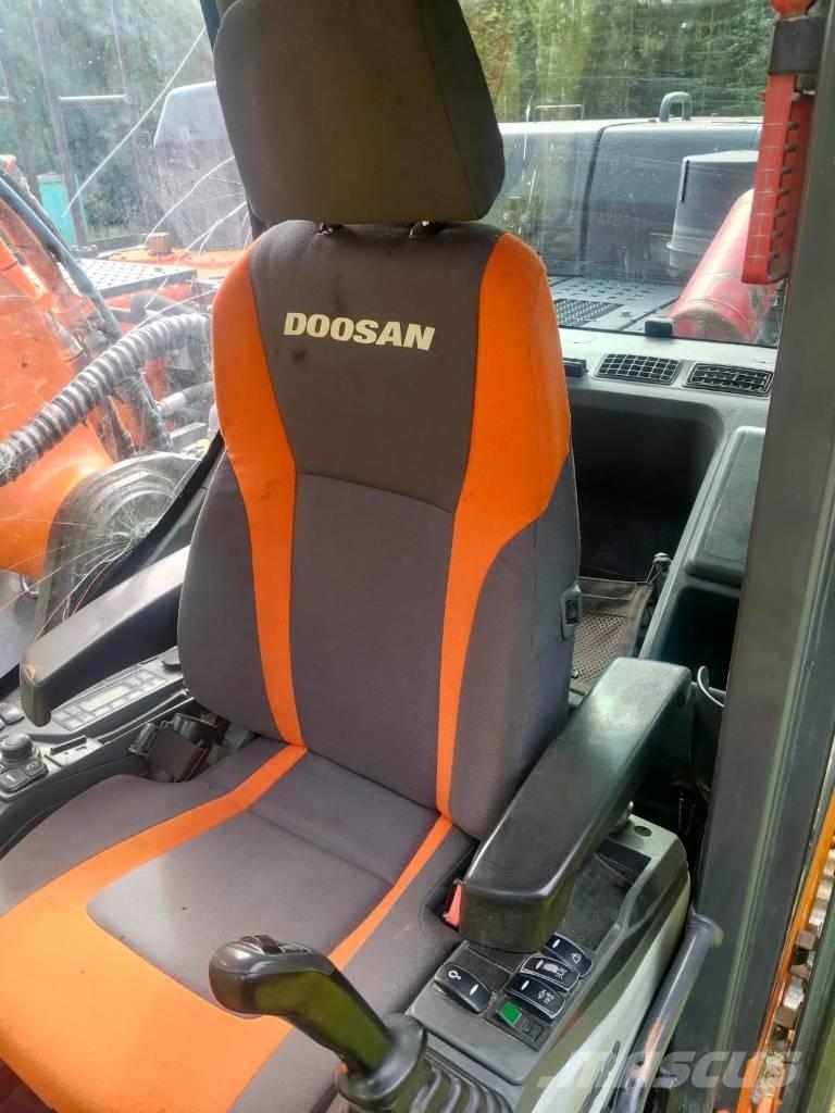 Doosan DX 300 LC Rupsgraafmachines