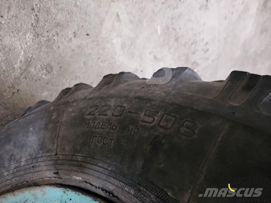 Belarus MTZ 80L Tractoren