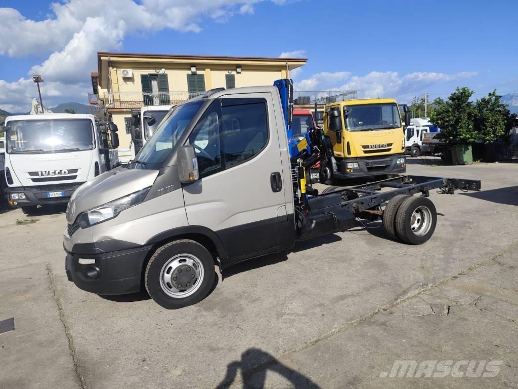 Iveco Daily 35-130 Vlakke laadvloer met kraan