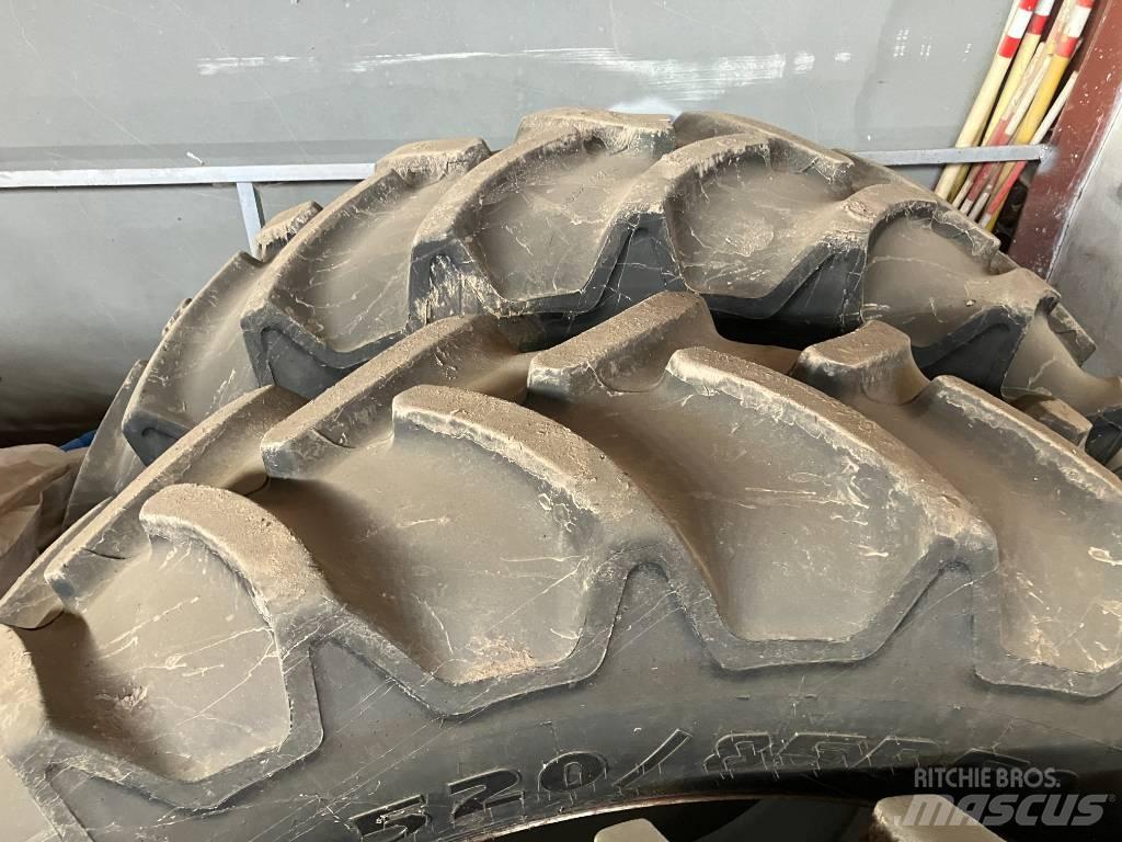  Ukent 520/85R50 Banden, wielen en velgen