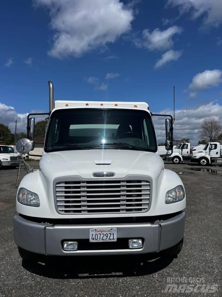 Freightliner M2 106 Drankenwagen