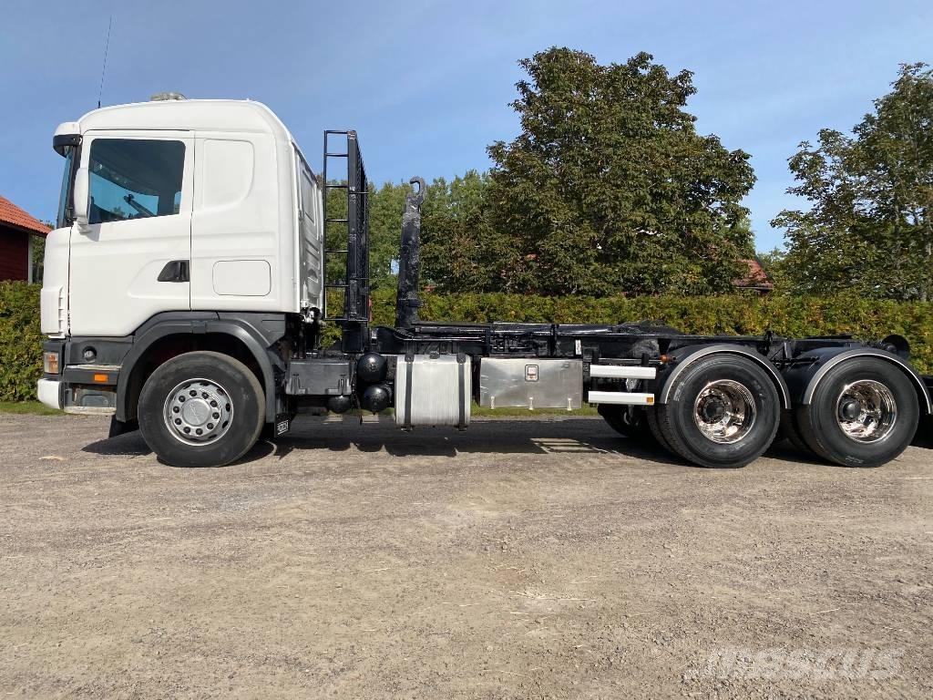 Scania R 144 Vrachtwagen met containersysteem