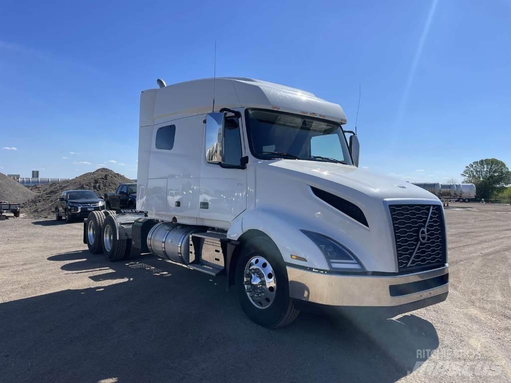 Volvo VNL 740 Trekkers