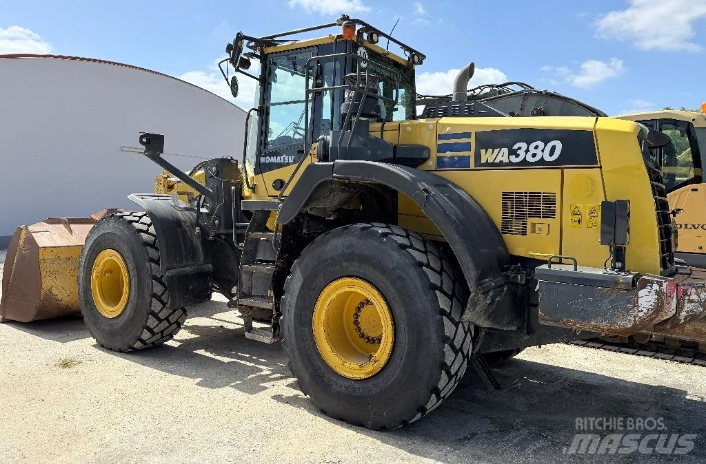 Komatsu WA 380-8 Wielladers