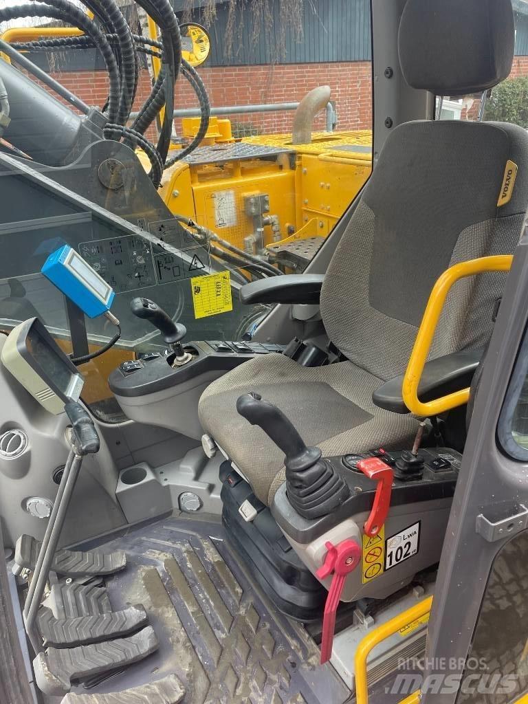 Volvo ECR235C Rupsgraafmachines