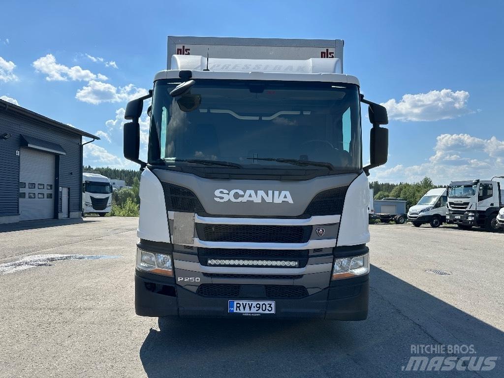 Scania P250 Bakwagens met gesloten opbouw