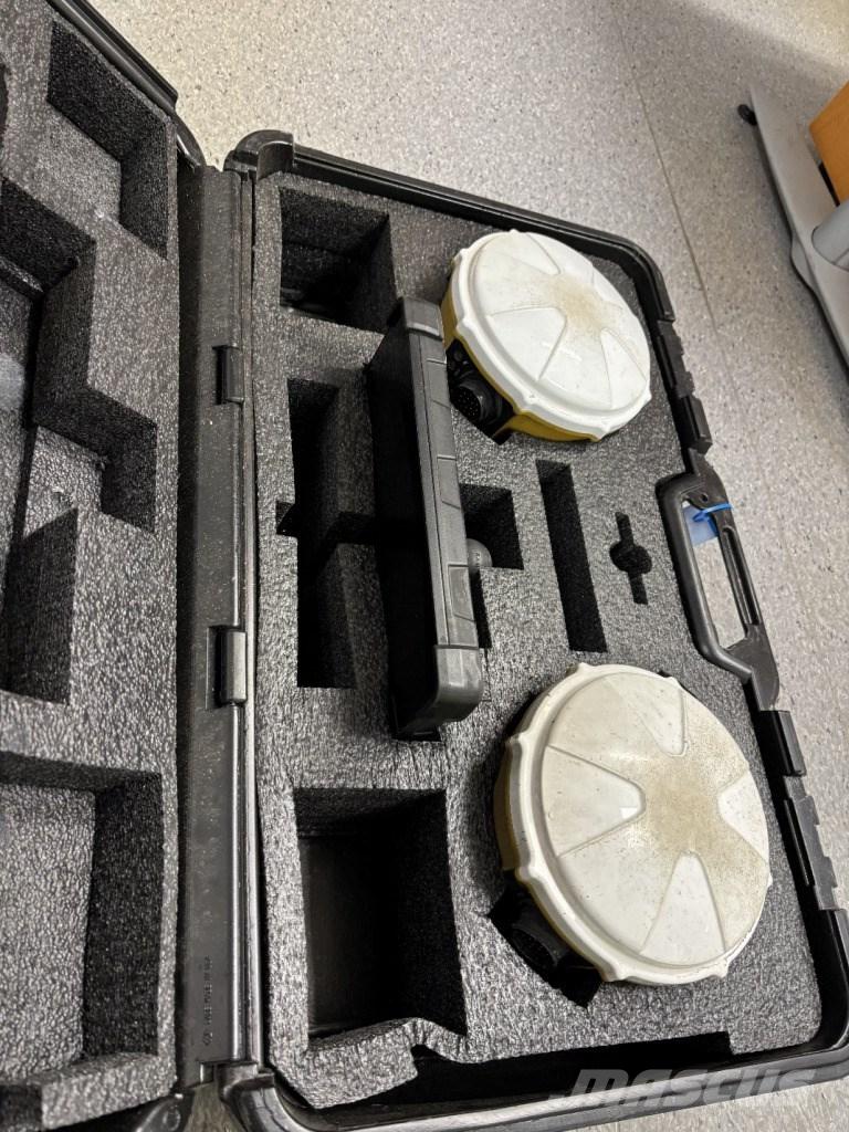 CAT M 318 Wielgraafmachines