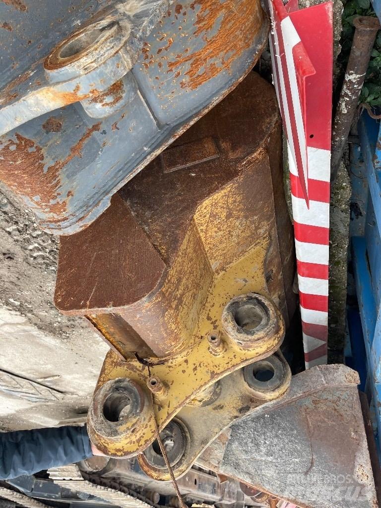 CAT 323 D Rupsgraafmachines