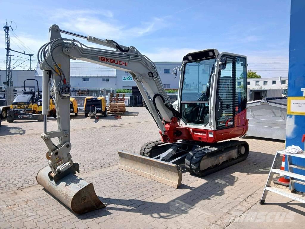 Takeuchi TB 240 DPF Minigraafmachines < 7t
