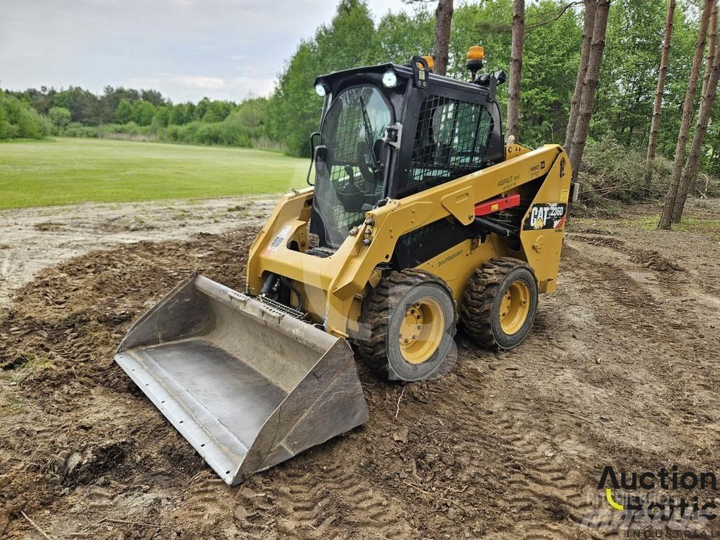 CAT 236 D Schrankladers