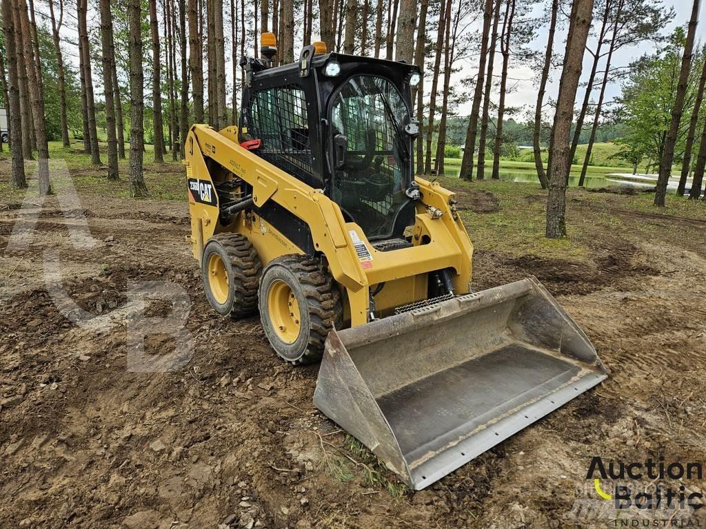 CAT 236 D Schrankladers
