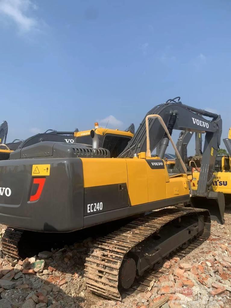 Volvo EC 240 Rupsgraafmachines