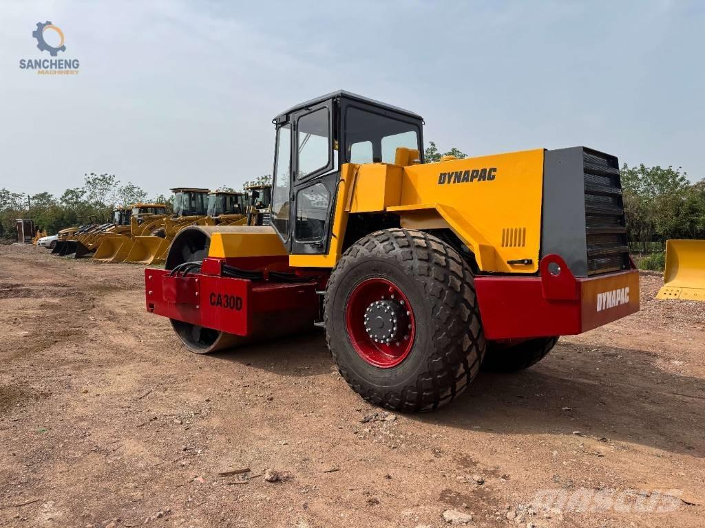 Dynapac CA 30 D Trilrolwalsen