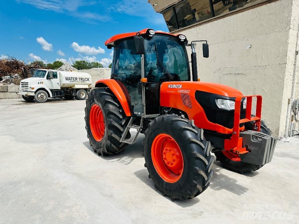 Kubota M8560 Tractoren