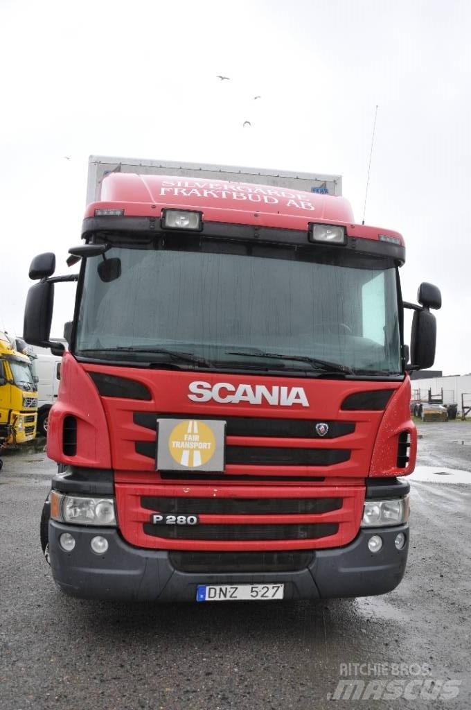 Scania P230 4X2 Bakwagens met gesloten opbouw
