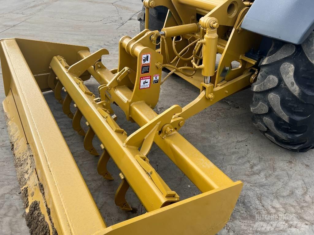 John Deere 210L EP Voorladers en gravers