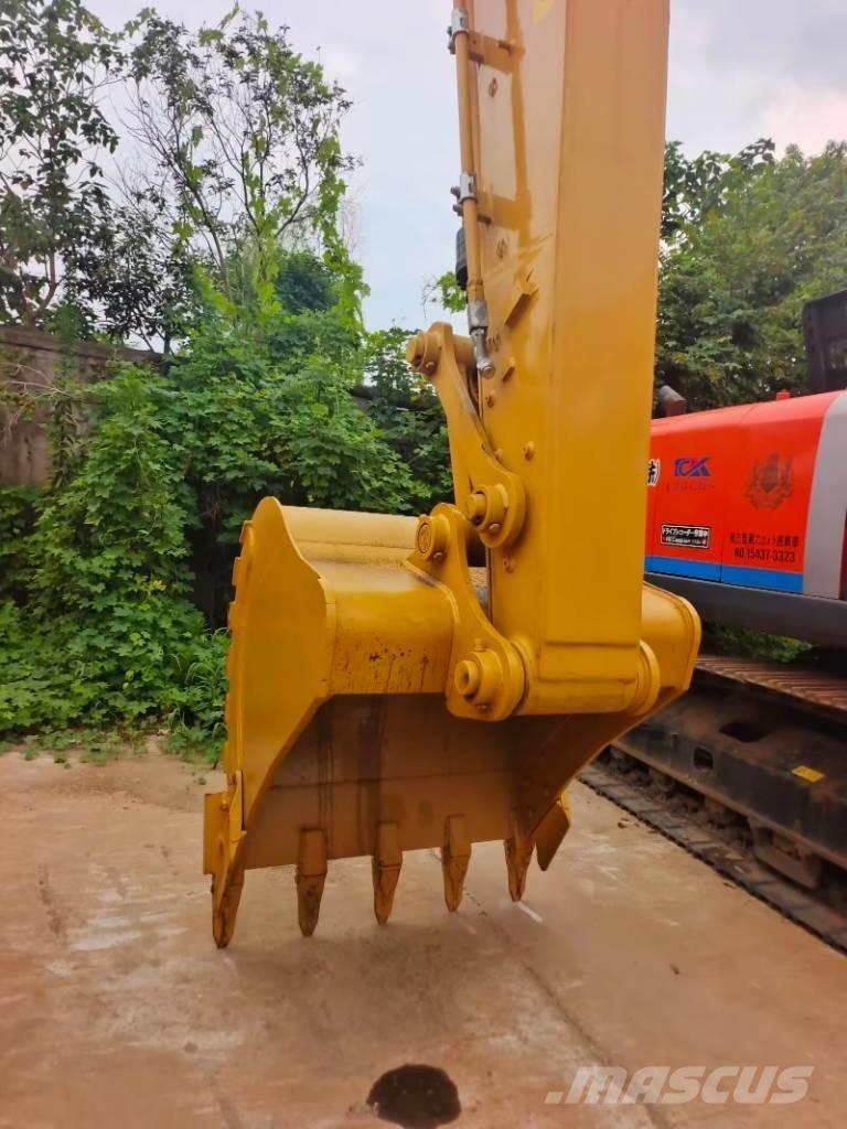 CAT 323 GC Rupsgraafmachines