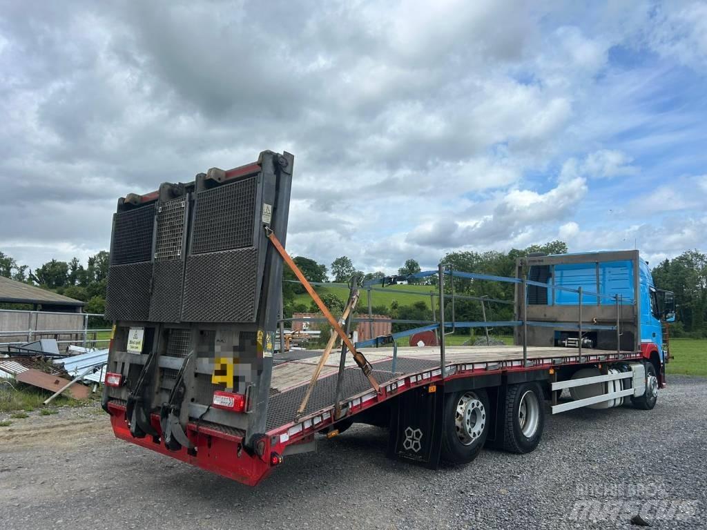 Volvo FM 11 330 Vrachtwagen met vlakke laadvloer en lier