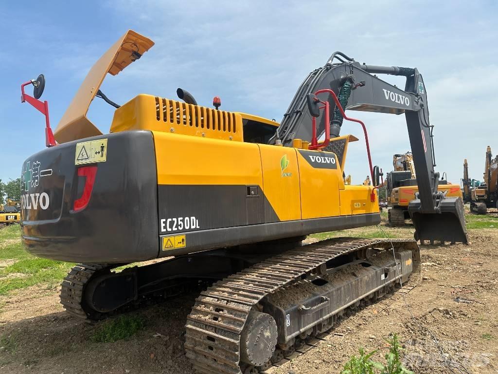Volvo EC250D Rupsgraafmachines