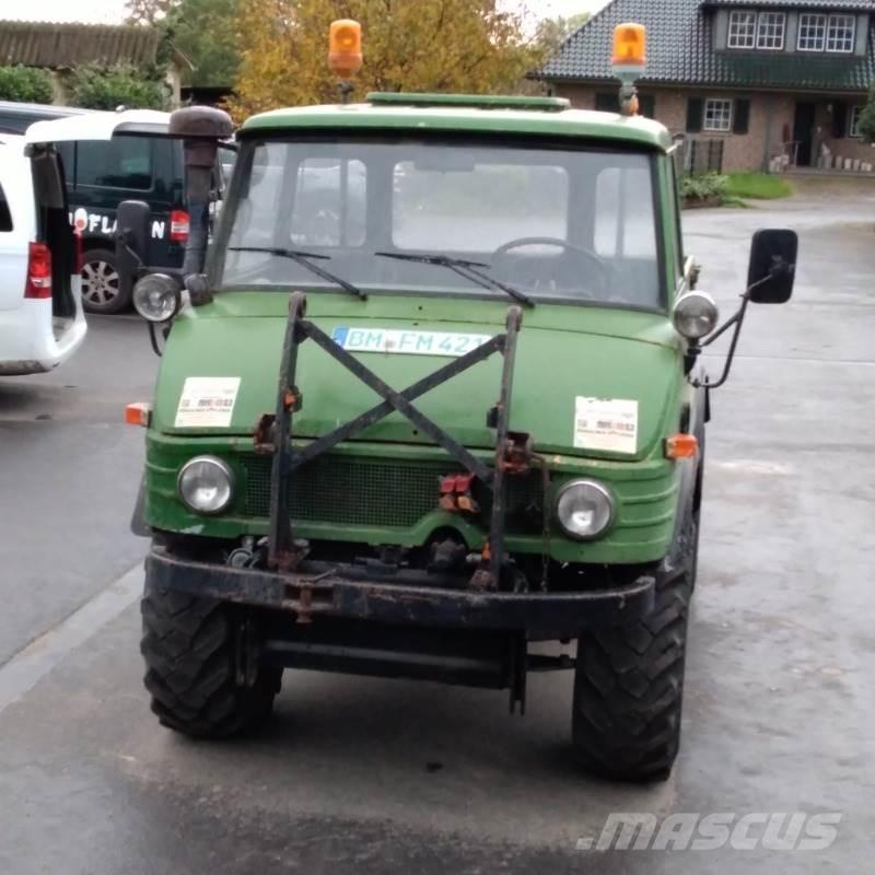 Mercedes-Benz U421 Tractoren