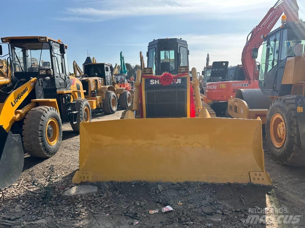 Shantui SD 16 Rupsdozers