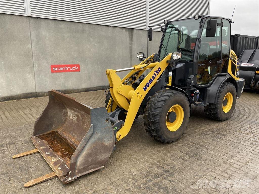 Komatsu WA70M-8EO Knik- en schrankladers