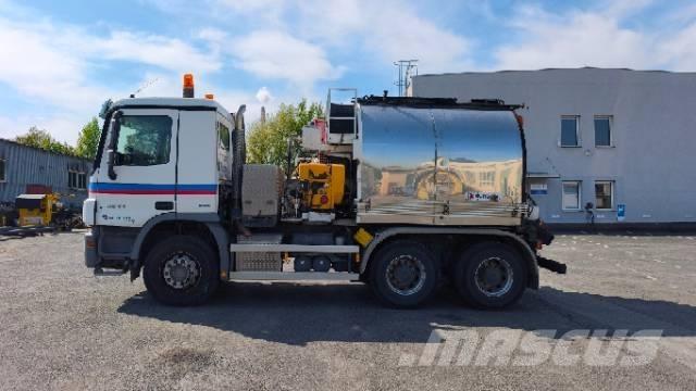 Mercedes-Benz 932.24 Anders