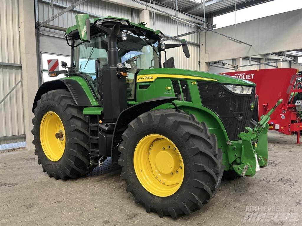 John Deere 7R 330 Tractoren