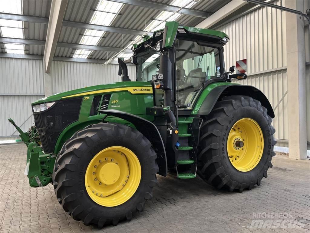 John Deere 7R 330 Tractoren