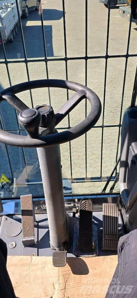 Fuchs 331 F Waste / industry handlers